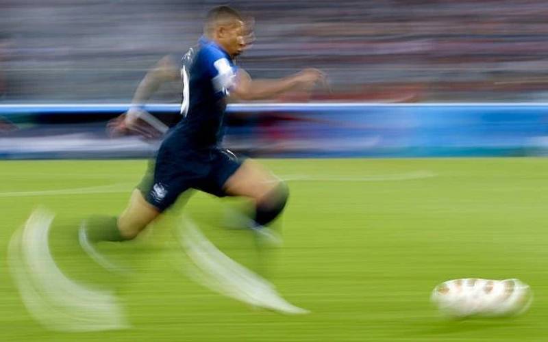 Cầu Thủ Chạy Nhanh Nhất Thế Giới: Ai Mới Là “Tia Chớp” Trên Sân Cỏ 3 Kylian Mbappé toc do